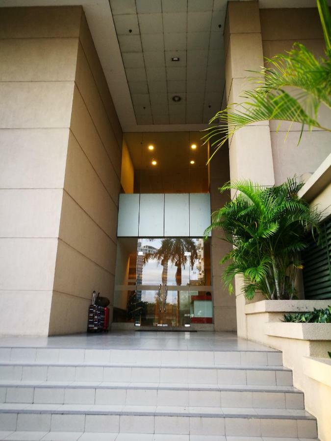 118 Island Plaza Suite City8 By Joal Tanjung Tokong Exterior foto